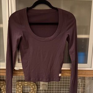 Vuori Long Sleeve Pose Scoop Tee, S, Sangria